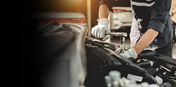 Dringende Autoreparatur: Geldpolster, Ratenzahlung oder Sofortkredit?